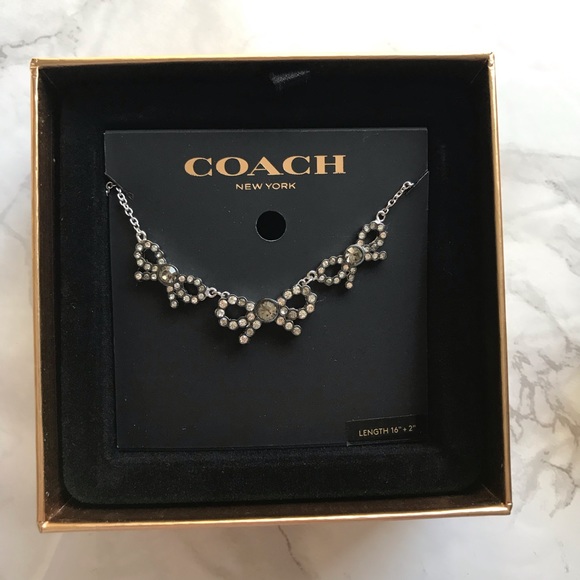 🍒NWT/NIB Coach triple stone bow necklace - Picture 2 of 5